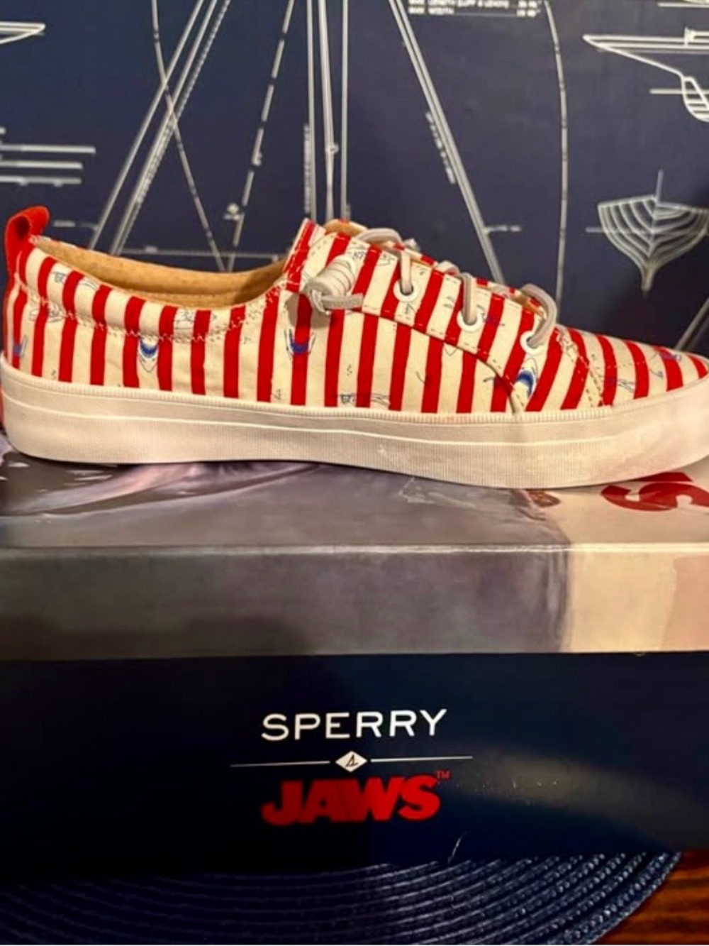 Women’s Sperry Jaws Crest Vibe Red & White Striped Low-Top Slip-On Sneaker New